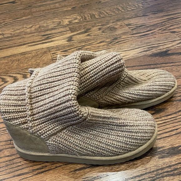 EUC UGG Cardy Sweater Sock Boots Sz. 7 Tan - Picture 9 of 9